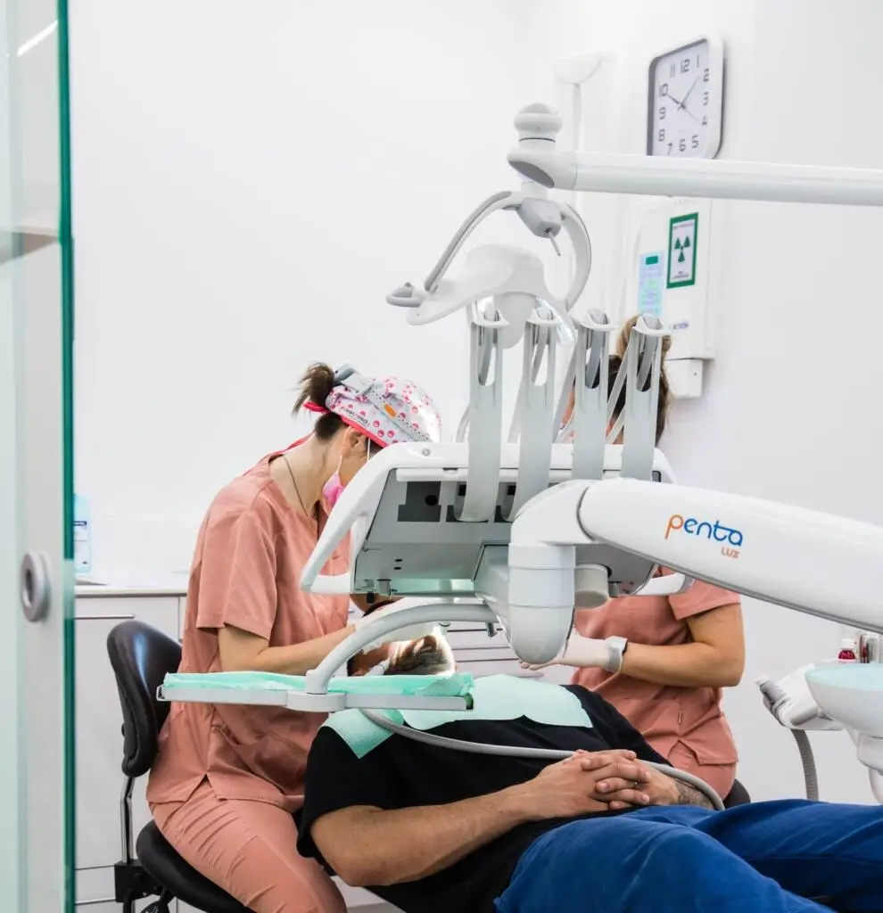 extraccion de la muela del juicio en Vilafranca del penedes, en SDS clinica dental