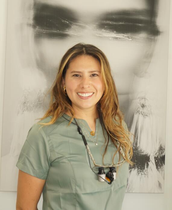 Dra. Adriana Melo odontologa en SDS Clínica Dental Vilafranca