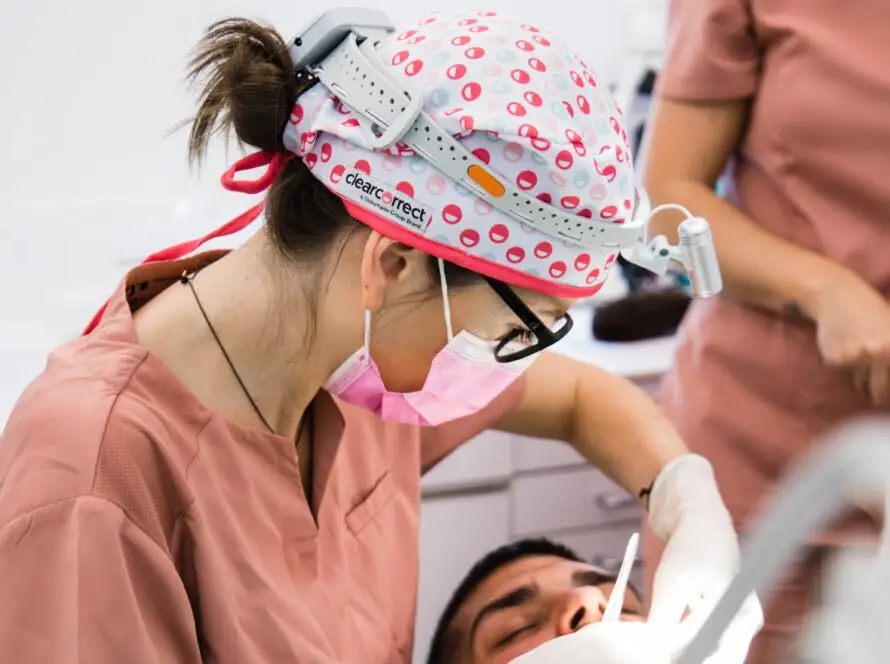 Tratamiento de implantes en 1 día con especialista en cirugía – SDS Clínica Dental Vilafranca