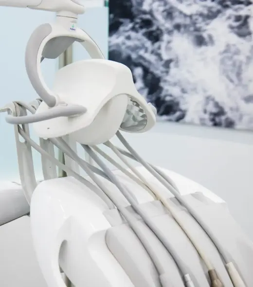 instrumental-tratamientos-dentales-Vilafranca Unidad dental moderna en SDS Dental Clinic, tratamientos dentales en Vilafranca del Penedès
